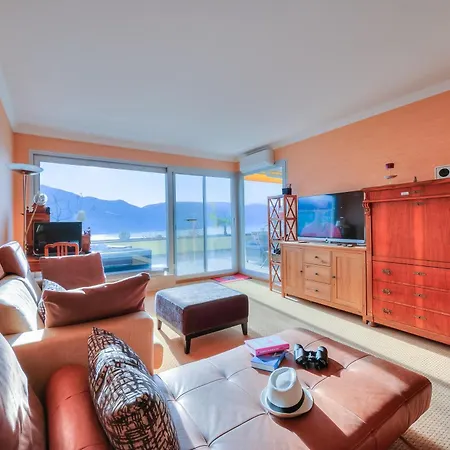 Panorama Maggiore Apartment- Happy