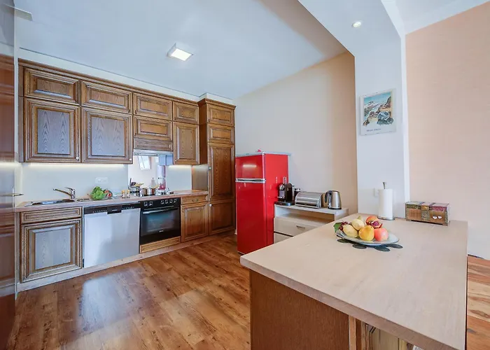 شقة Panorama Maggiore Apartment- Happy *