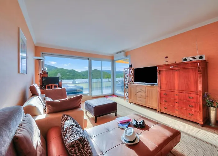 Apartman Panorama Maggiore Apartment- Happy